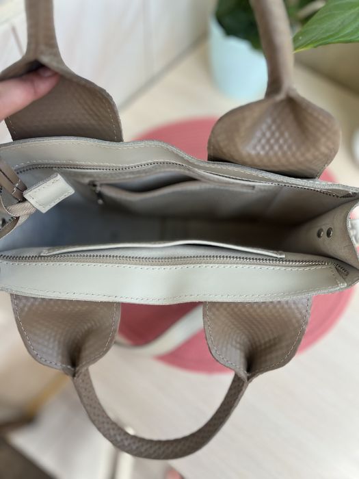 Бежева шкіряна сумка ручної роботи