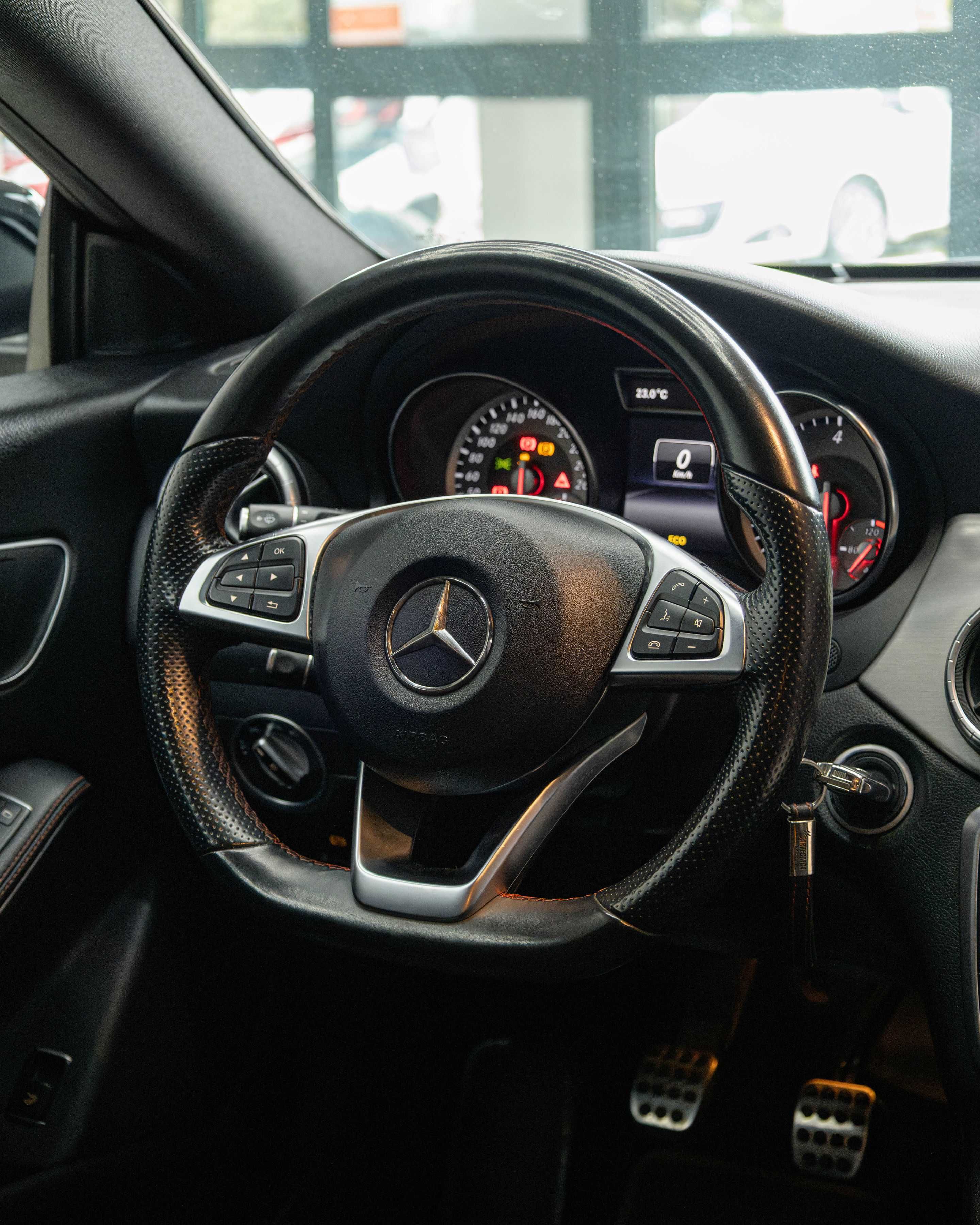 MERCEDES CLA 200D AMG