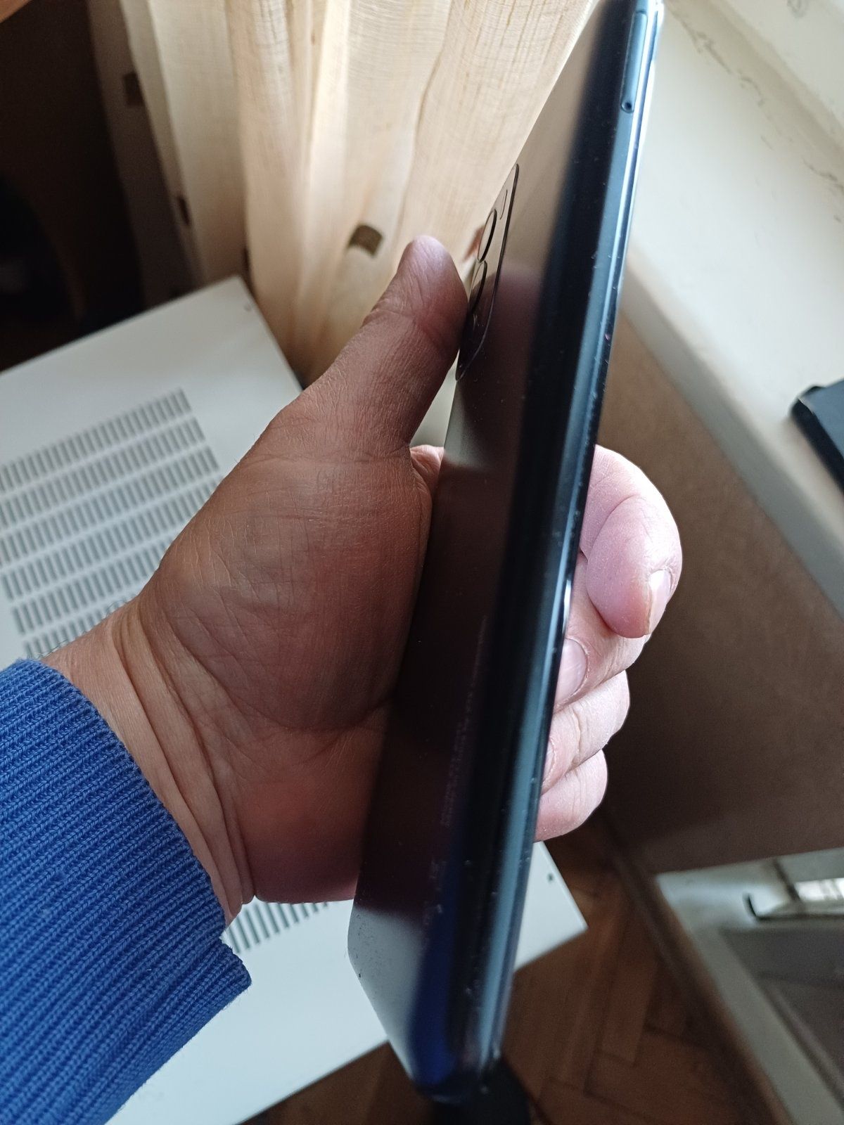 Смартфон ZTE V40 Vita 4/128 віком 1.5 року