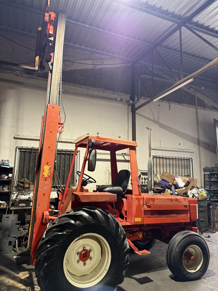 Empilhador manitou 2500 kgrs todo terreno revisao feita filtros e oleo