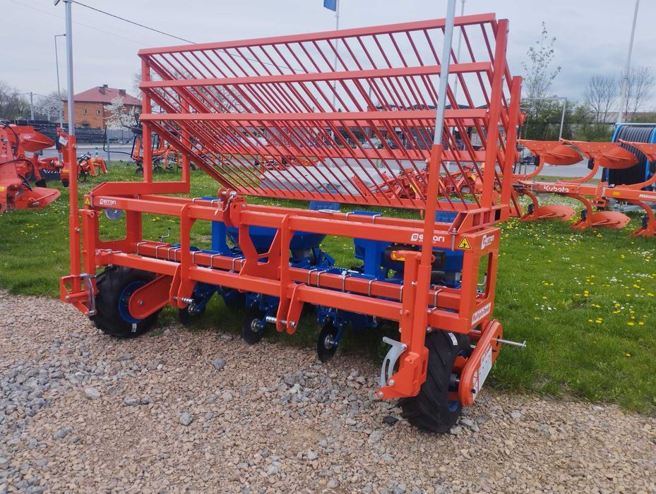 Sadzarka karuzelowa do warzyw, ziół, tytoniu Ferrari Multipla 2 -Rendy