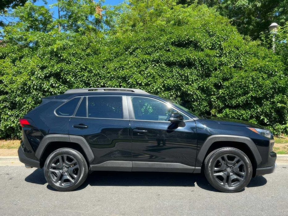 Toyota RAV4 Adventure      2022