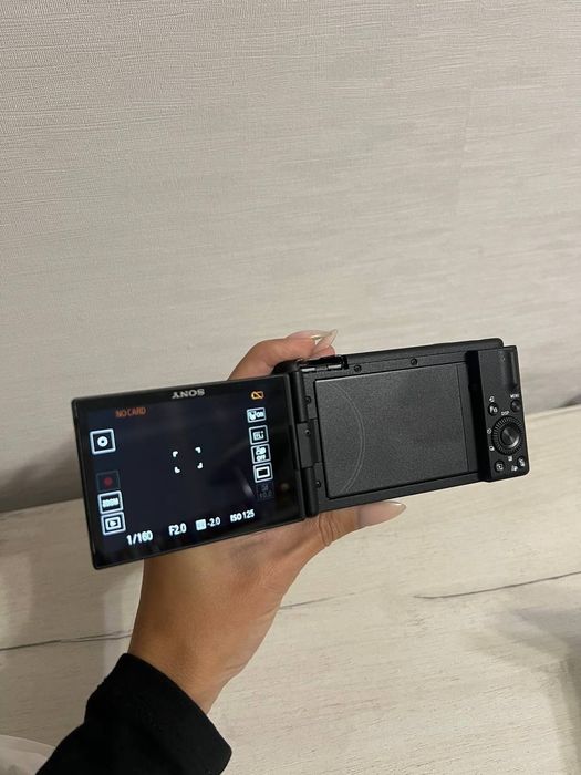 Продам нову Sony ZV-1F Black (ZV1FB.CE3)