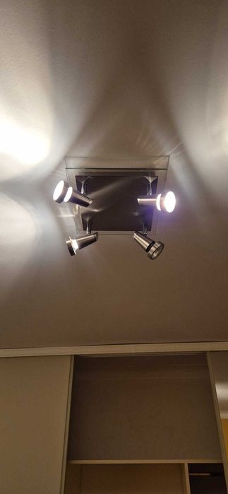 Candeeiro de teto moderno