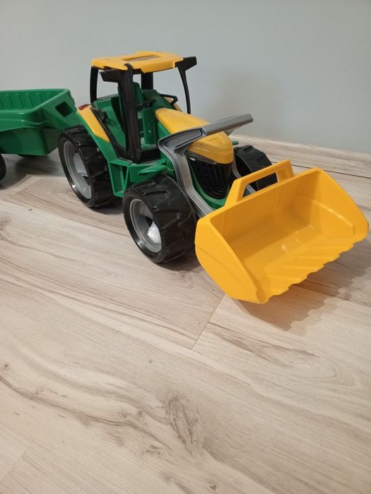 Sprzedam duży traktor z przyczepą dla dzieci firmy LENA