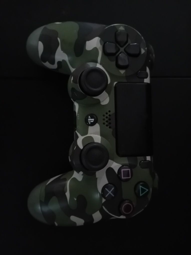 Vendo Ps4 em bom estado 1TB