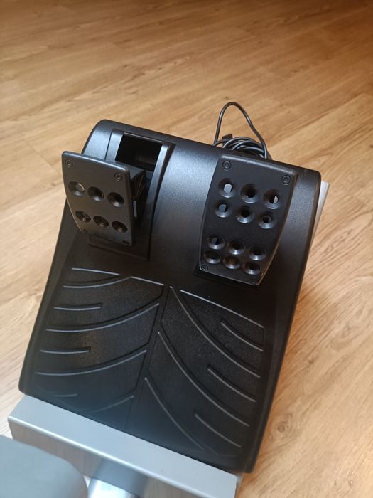 Cadeira playseat com pedais e volante