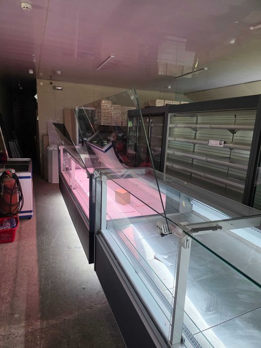 Вітрини UBC  вітрина холодильна Підйомне фронтальне скло викладка 95см