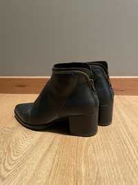 Botas/botins pretos em pele N36