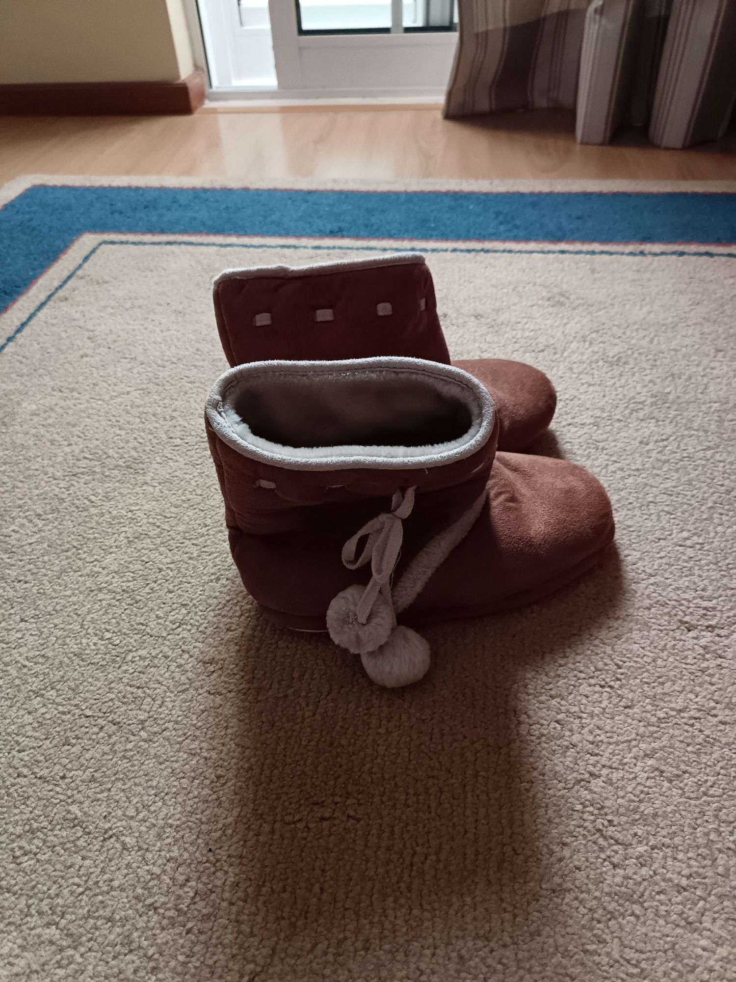 Pantufas 37-38 castanhas