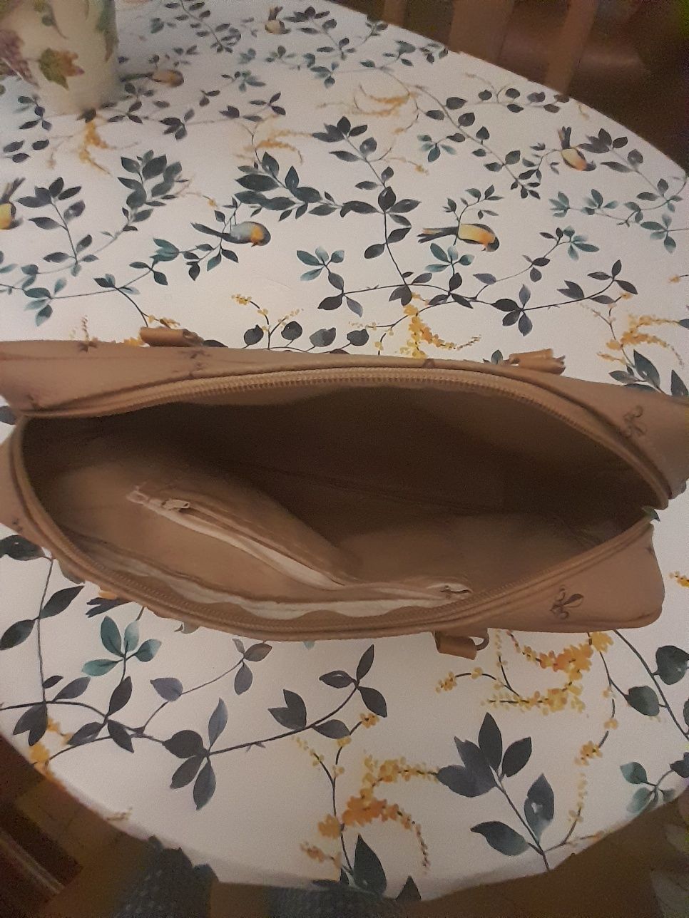 Carteira de senhora beje com detalhes castanhos