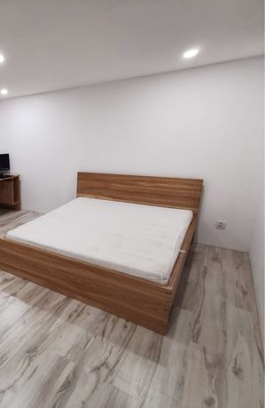 Łóżko drewniane jesionowe 160x200