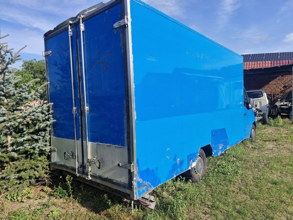 Renault master zabudowa meblowa uszkodzony silnik .na kampera koniowóz