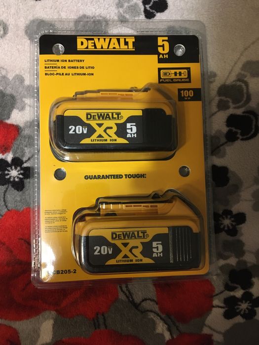 Аккумулятор Dewalt DCB 205 20v 5ач новые запечатанные