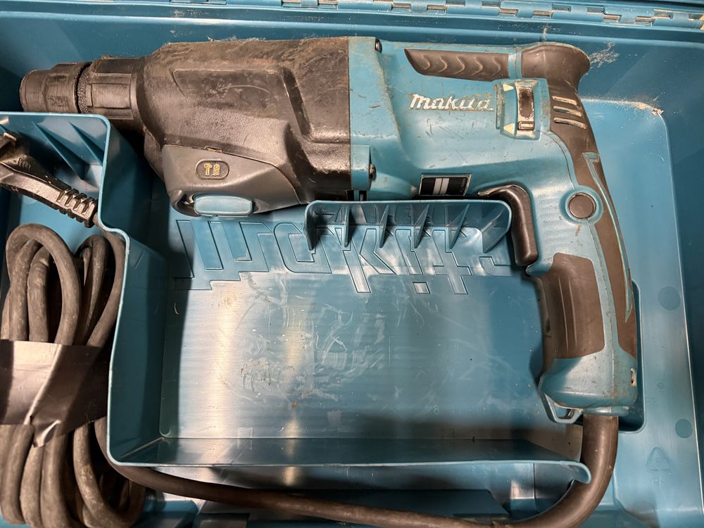 MAKITA HR2300 SDS-PLUS młotkowiertarka z udarem.
