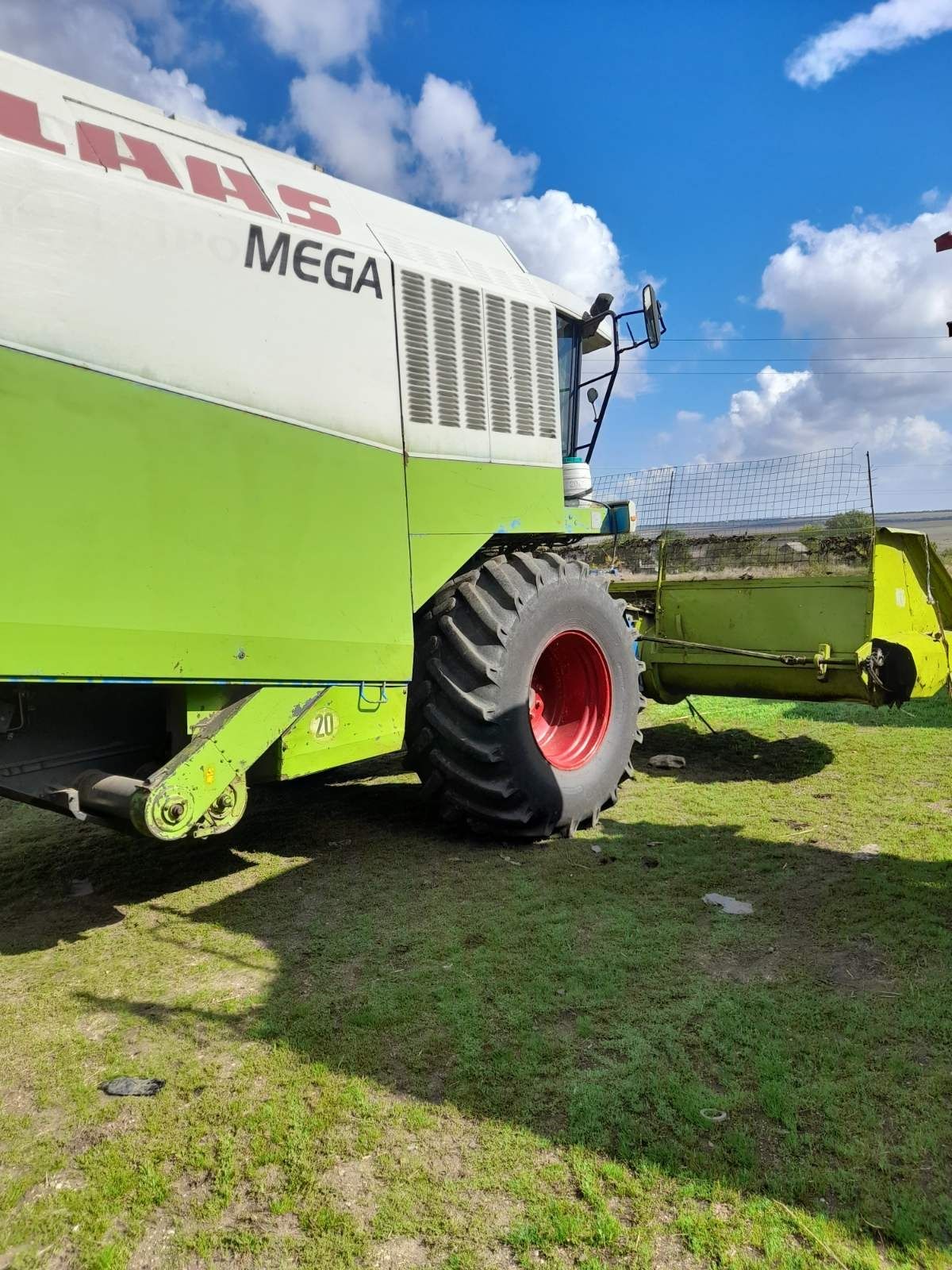 Комбайн CLAAS MEGA 350