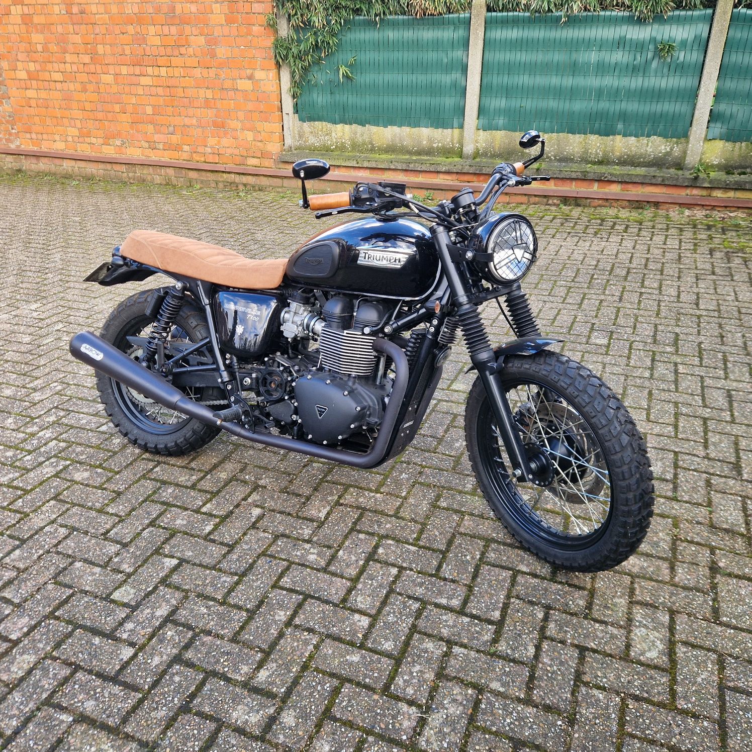 Triumph Bonneville T100 Black