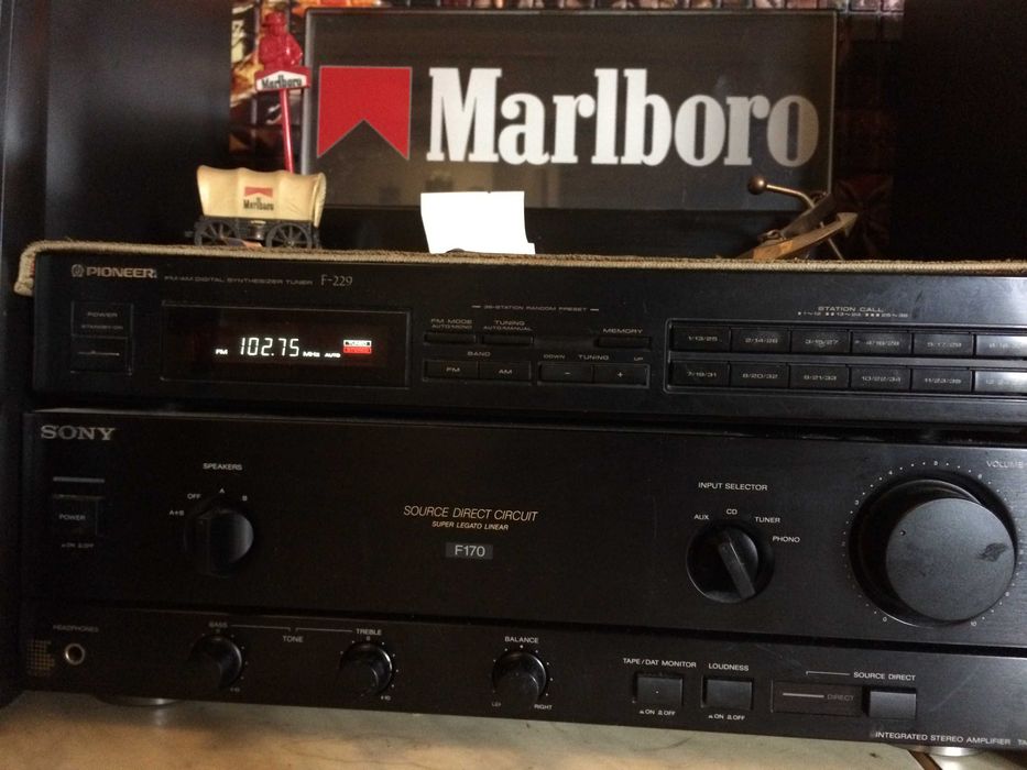 Тюнер Пионер F-229..Пульты Пионер рес-ра.Пульт Грундиг ДВД.Саб.активн.