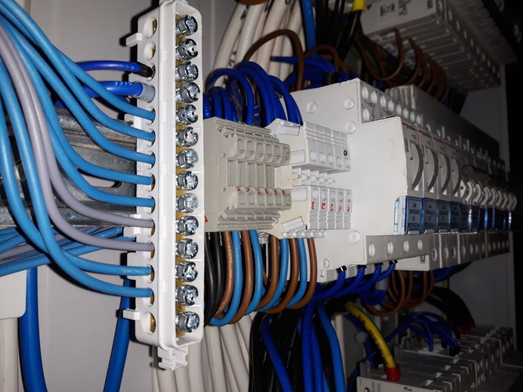 ELEKTRYK, Usługi Elektryczne
