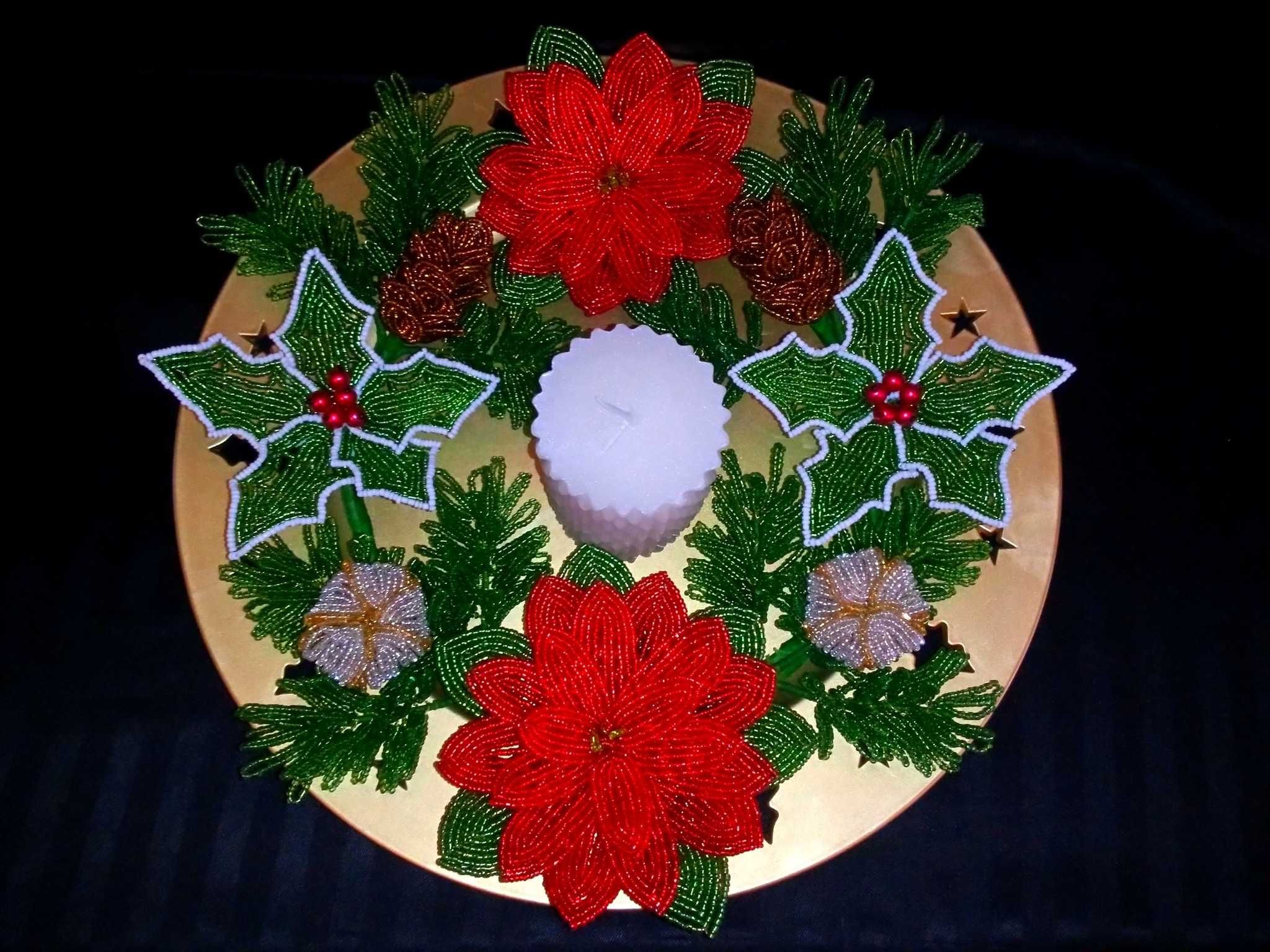 Centros de mesa de Natal em missangas (artesanato)