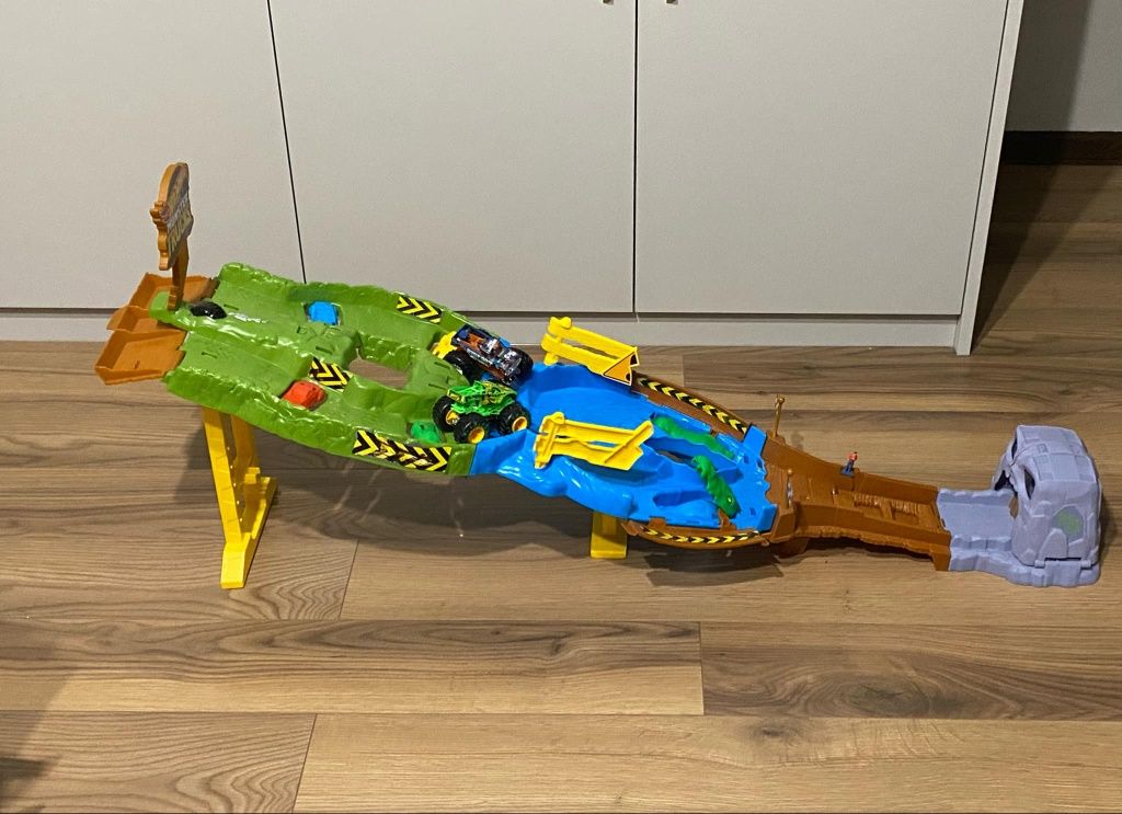 Tort monster truck