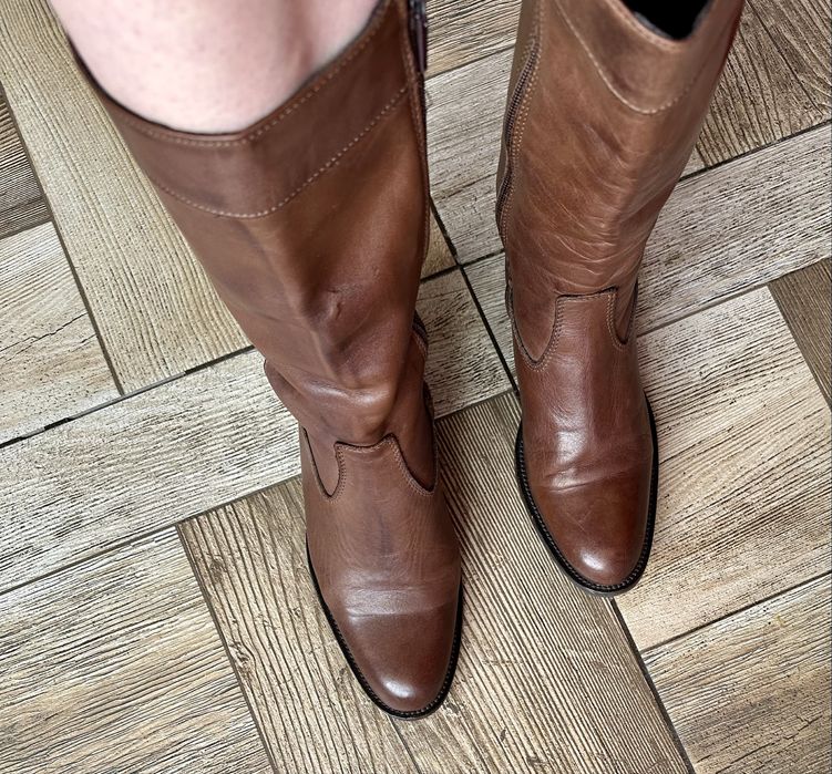 Шкіряні «козаки» ten points в трендовому шоколадному кольорі