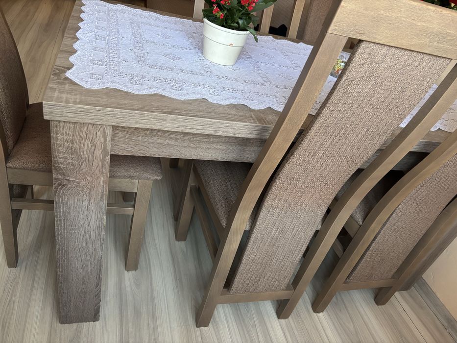 Rozkladany stól i 6 krzeseł