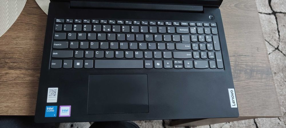 Laptop Lenovo – Stan jak nowy! Użyty kilka razy