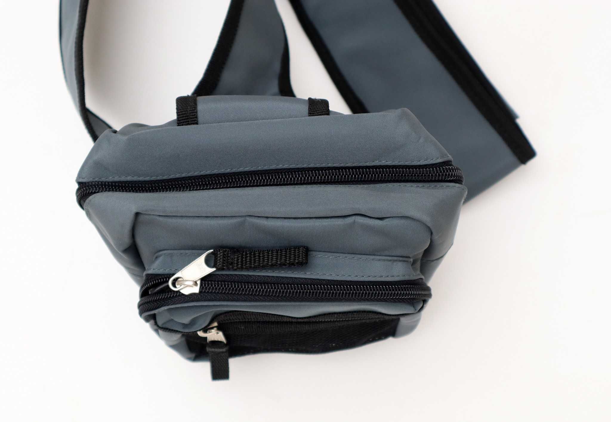 Bolsa tiracolo cinzenta como nova
