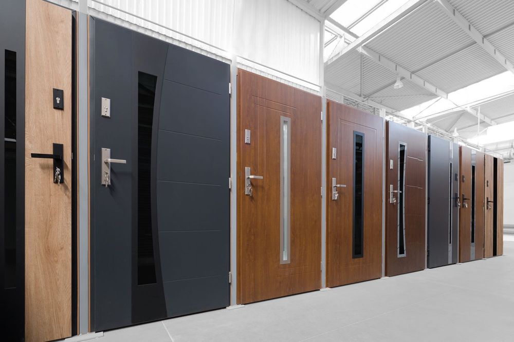 Drzwi zewenętrzne stalowe SWING - solidne dostępne od ręki