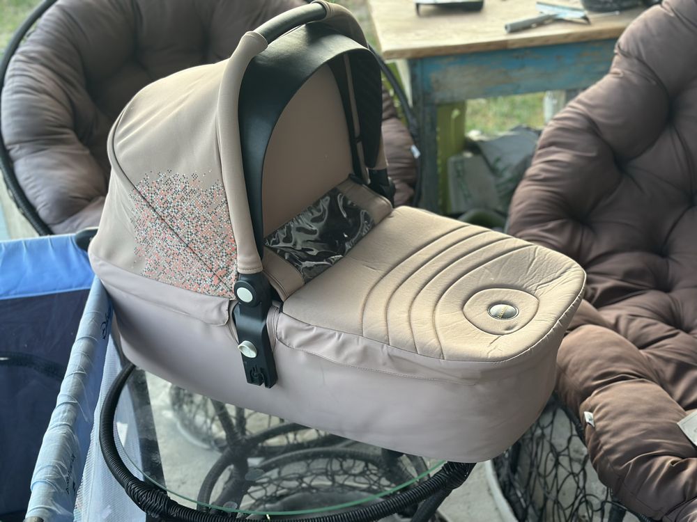 Візок Luxmom 2 в 1 (люлька та прогулка)