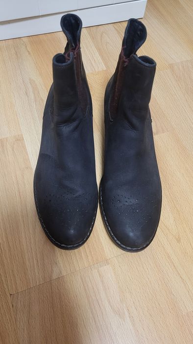 Продаю осінні жіночі шкіряні ботинки 39 розміру