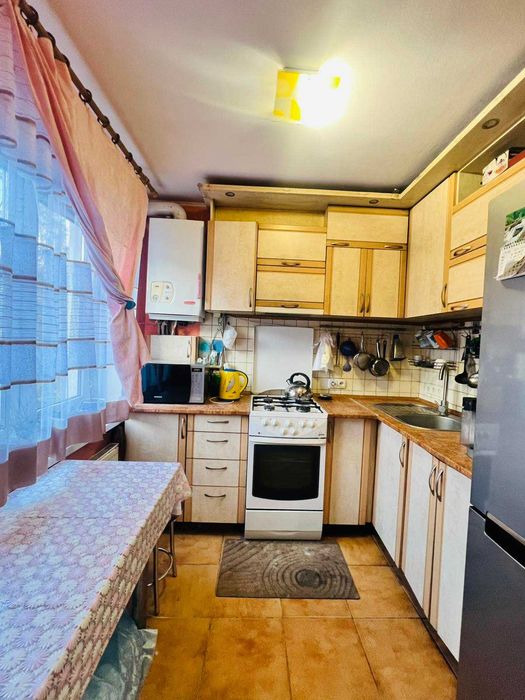 3к квартира, Критий ринок, 2/5, АГВ, кондиціонер, кухня-студія