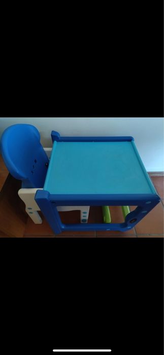 Cadeira de papa convertível em mesa