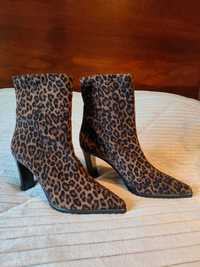 Botas de salto alto padrão leopardo Mascaró