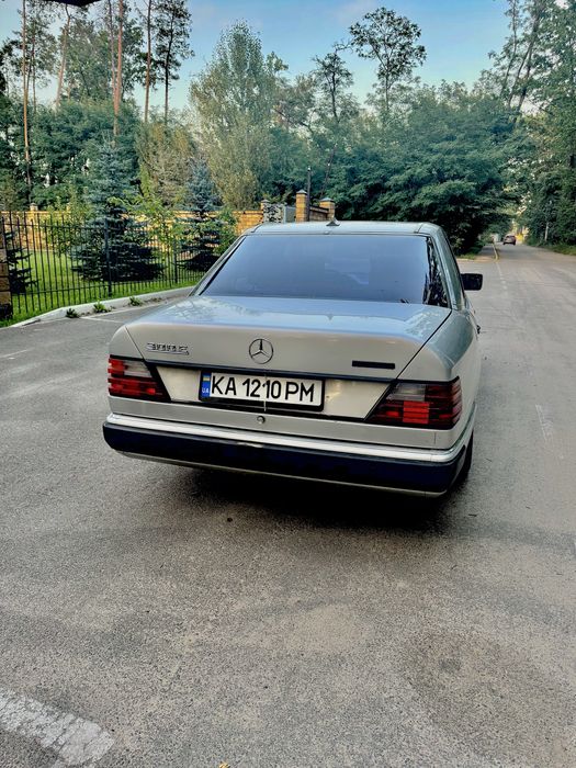 Mercedes W124 300E