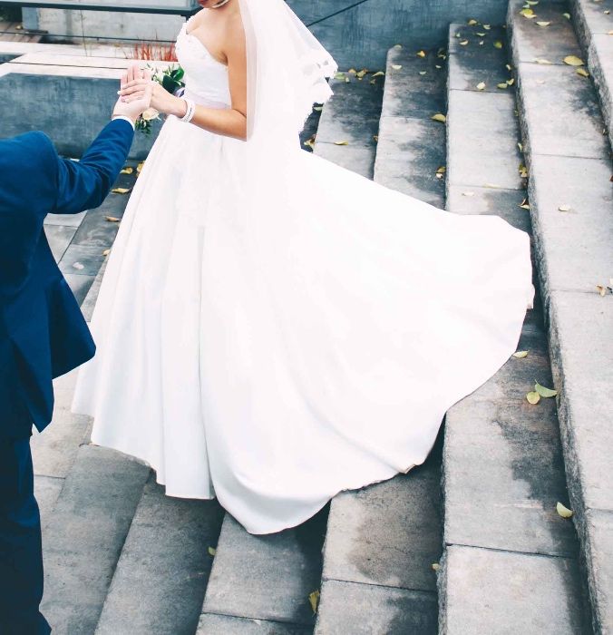 Весільна сукня (кольору АЙВОРІ)