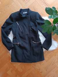 Czarny płaszcz jesienny z zamkiem 34XS