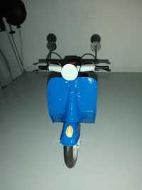 Vendo scooter antiga em azul escuro para colecionadores miniatura