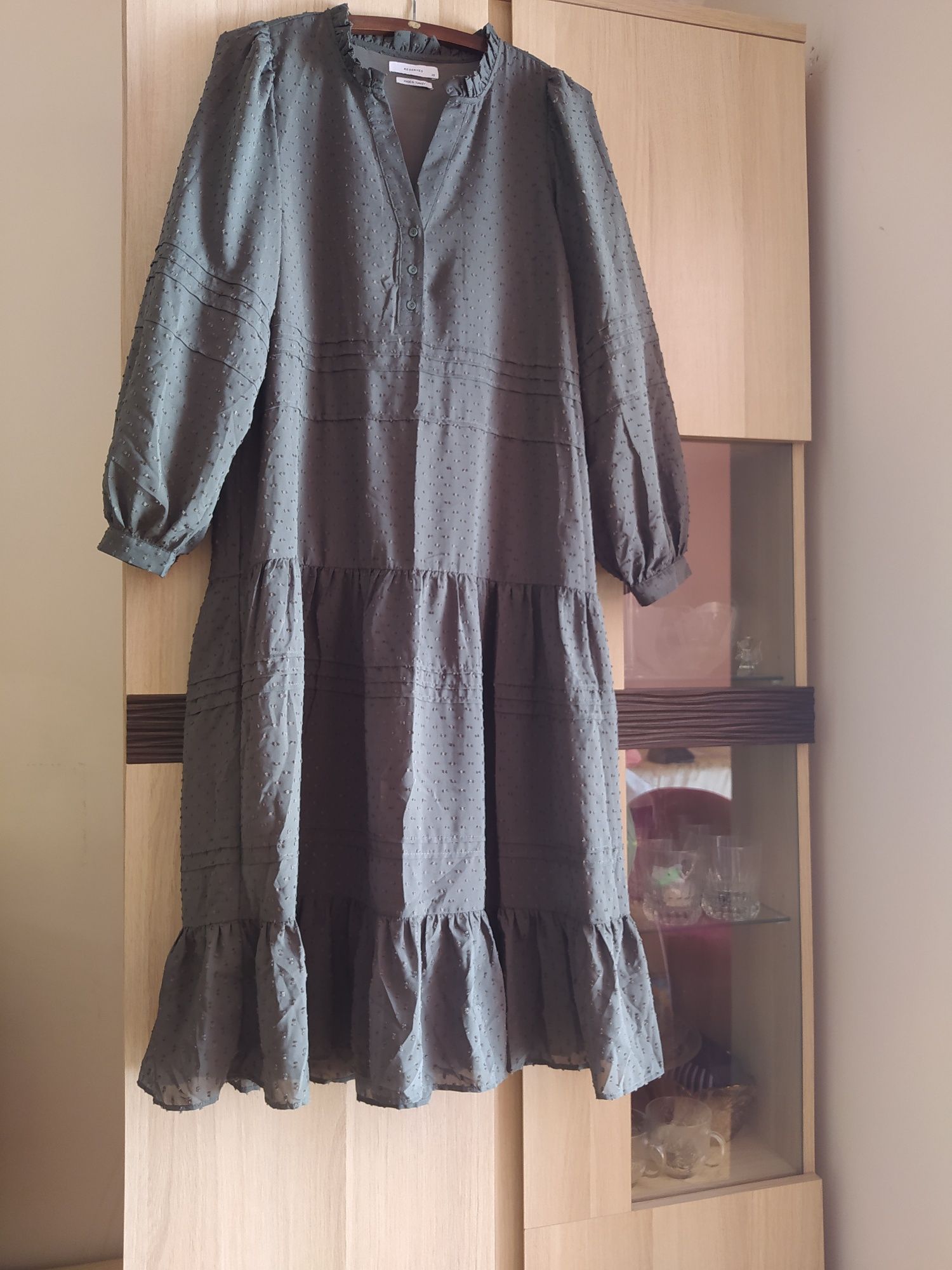 Sukienka Reserved midi