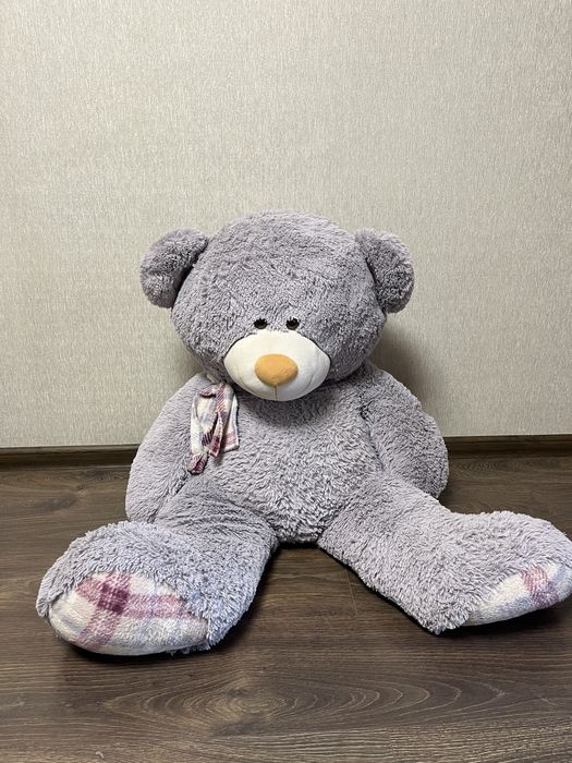 Продам большого плюшевого медведя