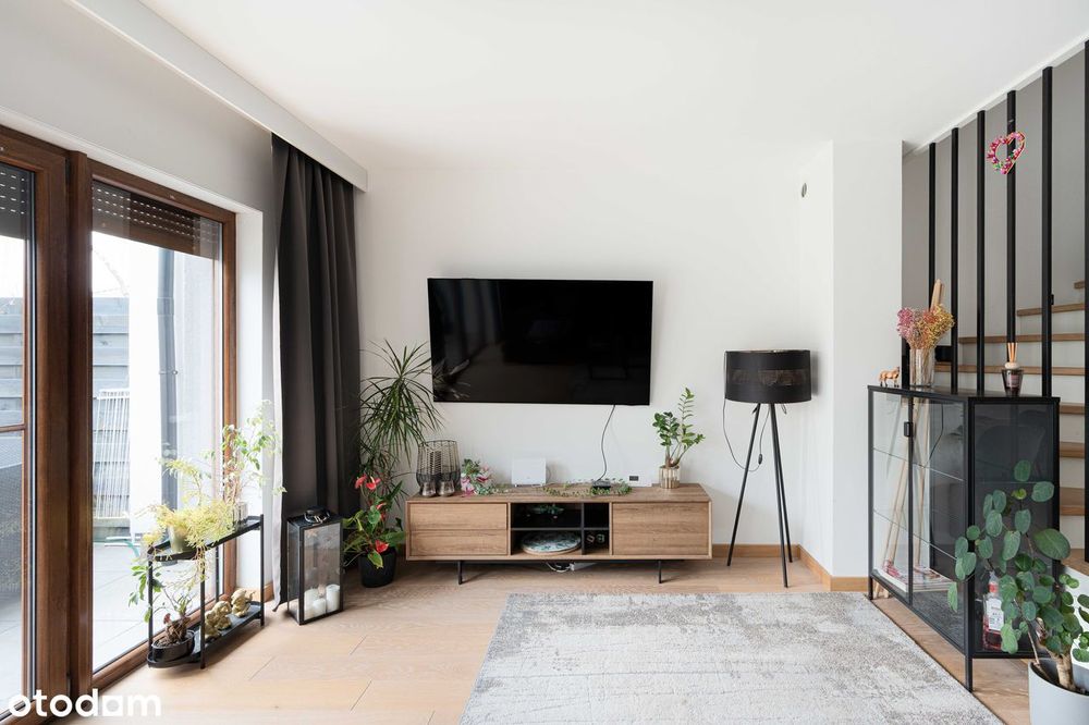 Bliźniak w sąsiedztwie lasu