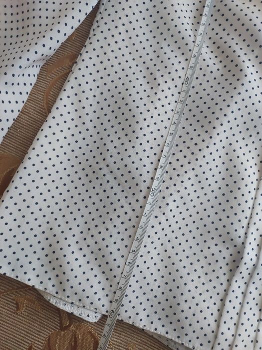 Блузка білого кольору в горошок, дуже красива нова