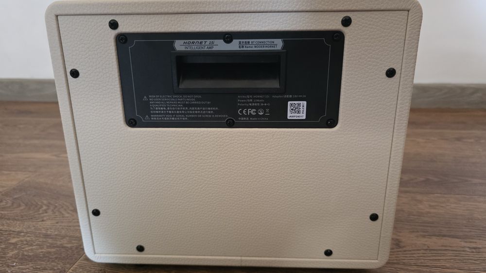 Комбопідсилювач Mooer Hornet 15i