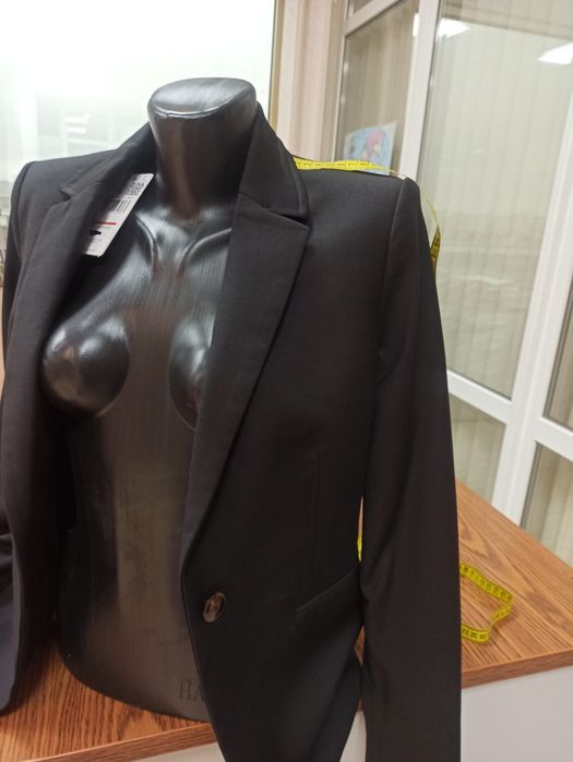 Новий чорний жіночій піджак Я