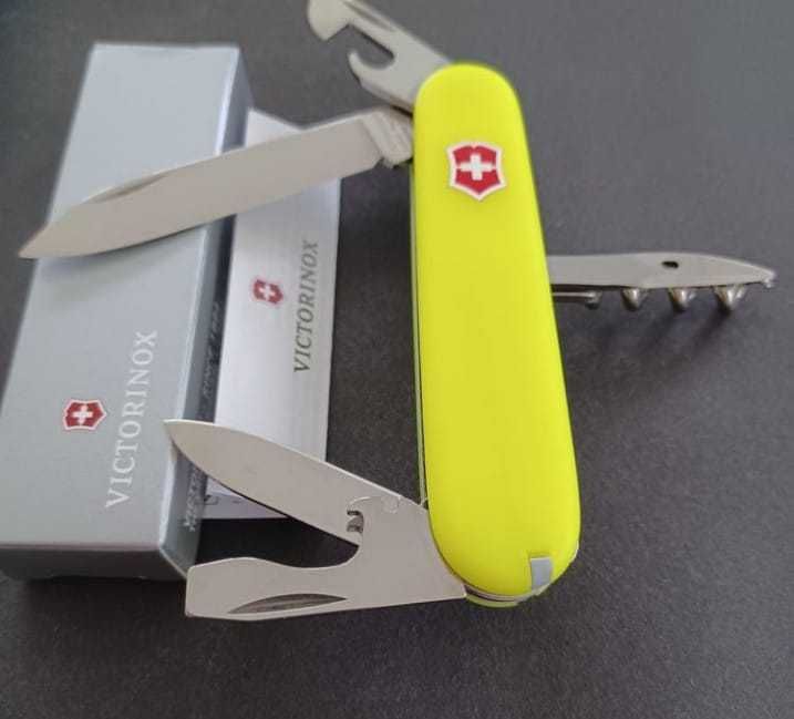 Victorinox świecący w ciemności - szwajcarski scyzoryk Stay Glow