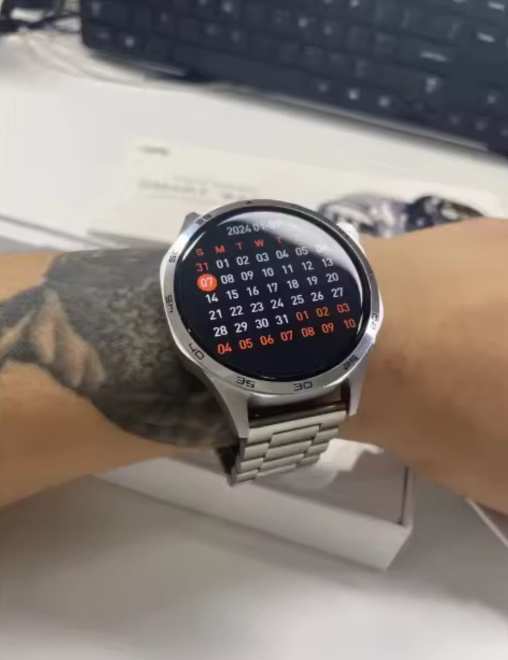 Srebrny smartwatch GT5 Pro bransoleta + pasek