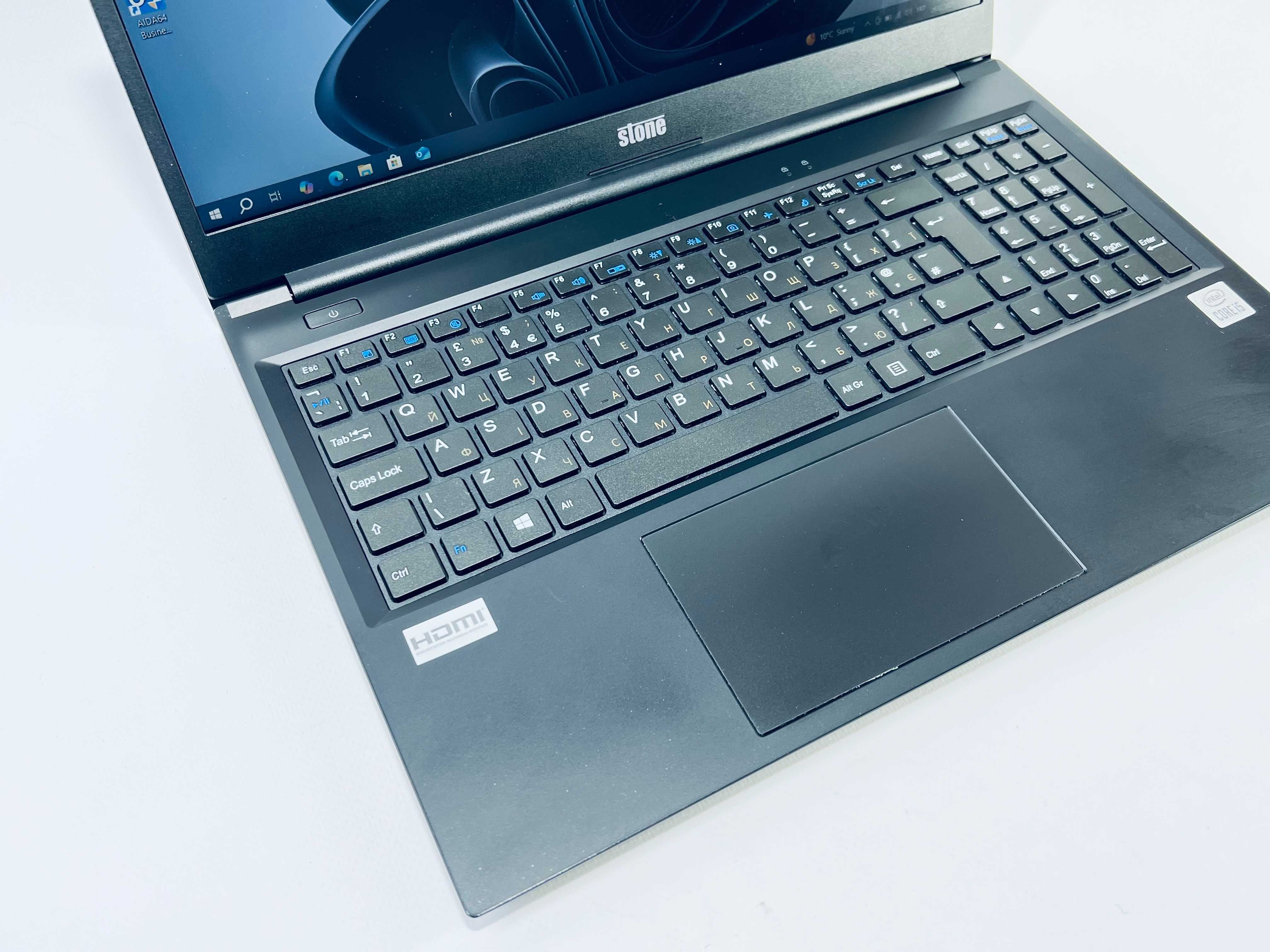 Stonebook Pro P105E / i5-10210U / 8GB / 256 GB 15.6 TN HD 1920x1080