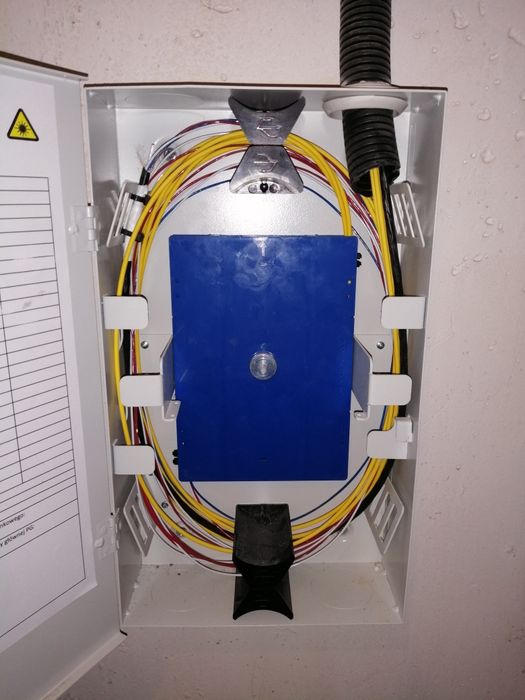 Monitoring, spawanie światłowodów internetu dekodera