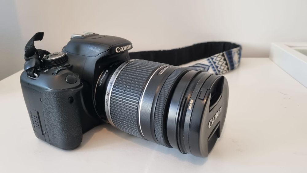 Objectiva Canon EFS 18-200mm
f/3.5-5.6 IS